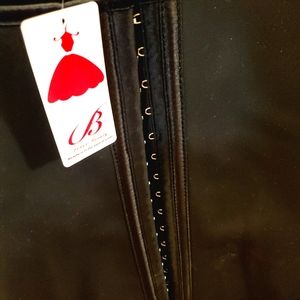 Pretty new women's hook and eye adjustable Corset size medium